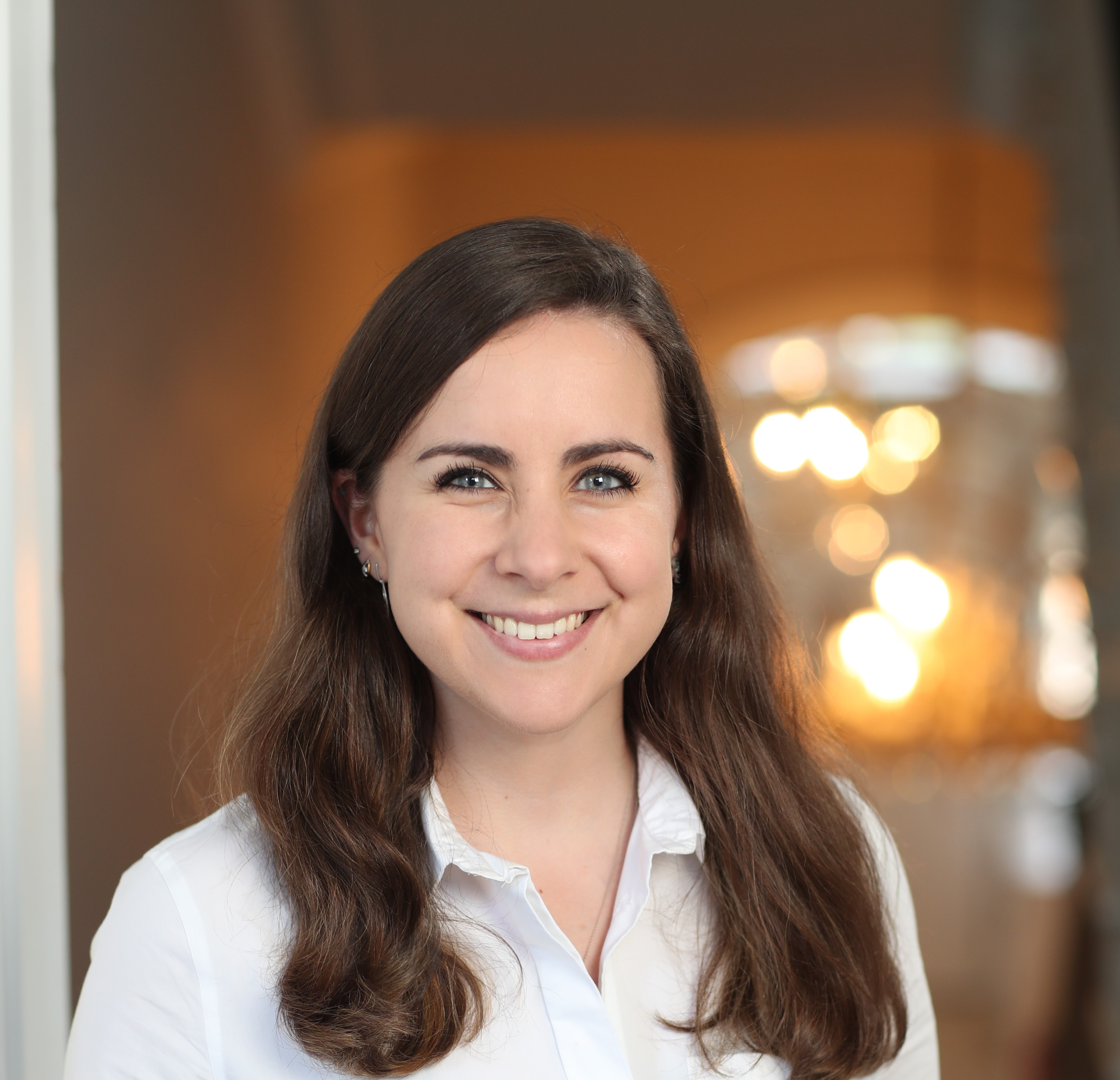 Siobhan Nic Fhlannchadha head shot