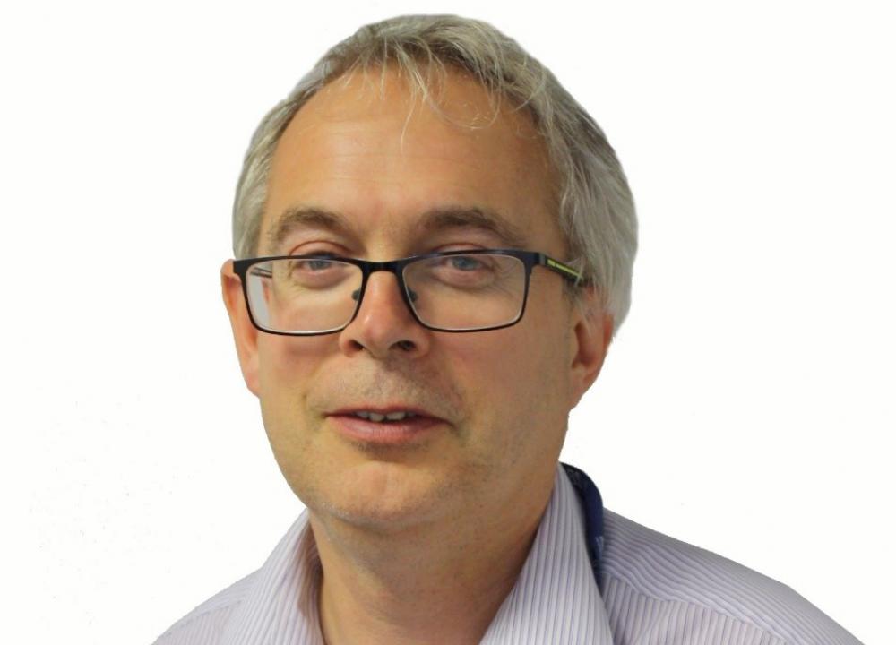 Lee Richardson headshot