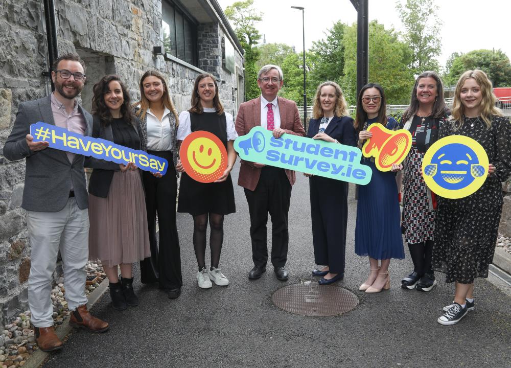 Photograph of representatives of the hosts and co-sponsoring organisations